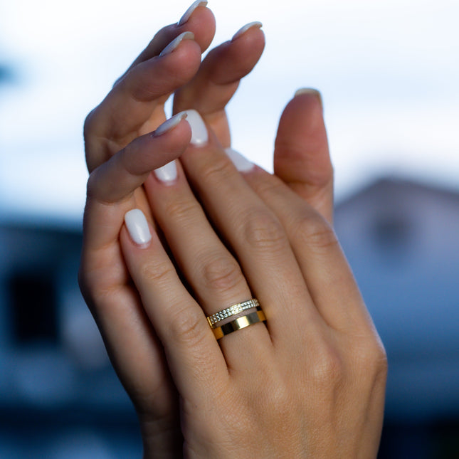 doppelter Ring mit Zirkonia - wasserfest